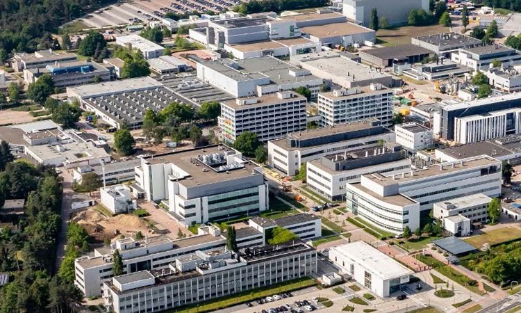 At the site in Beerse, Belgium, Janssen Pharmaceuticals realized its Mirror 1...