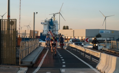 Ports of Antwerp and Zeebrugge to Merge